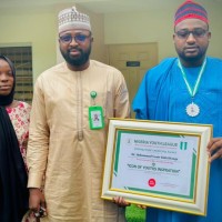 Nigeria Youth presented award of "Icon of Deligent Service" to Hanga